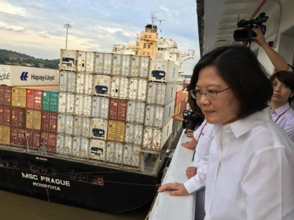 蔡英文访问巴拿马署名“台湾总统”(图)