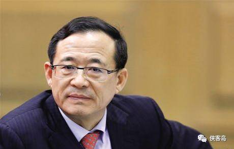 刘士余多项新政遭质疑 面临上任来最大舆论危机