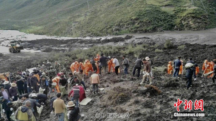 青海玛沁发生山体滑坡9人被埋 已确定3人遇难